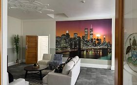 4 Large Bedroom Apartment In The City