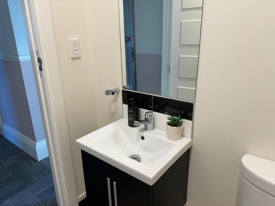 4 Large Bedroom Apartment In The City Hastings Exterior photo