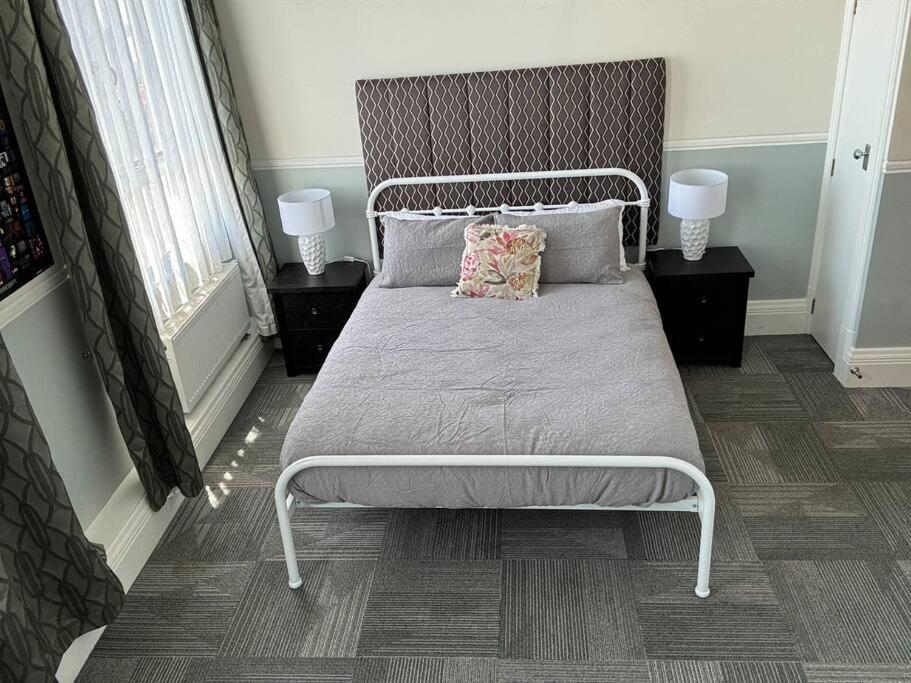 4 Large Bedroom Apartment In The City Hastings Exterior photo